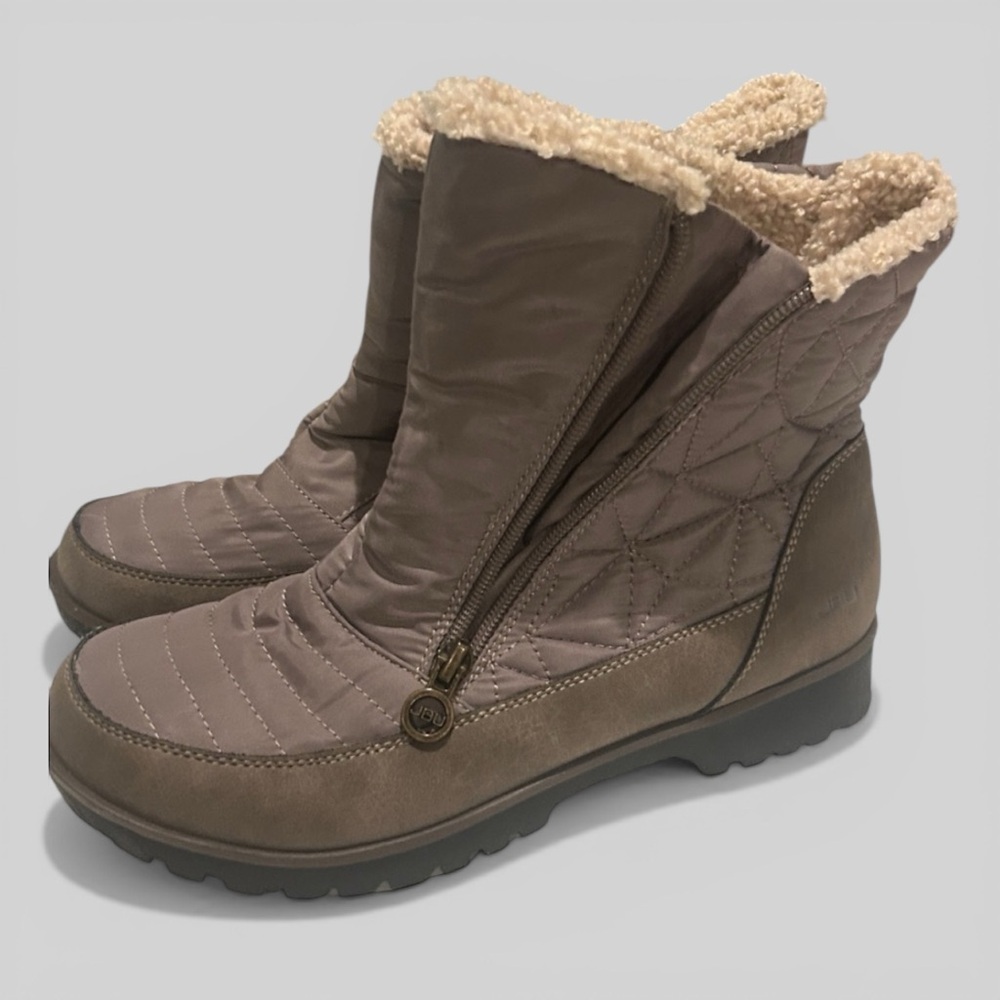 JBU by Jambu Ladies Snowflake style waterproof seasonal chelsea boot size 8M